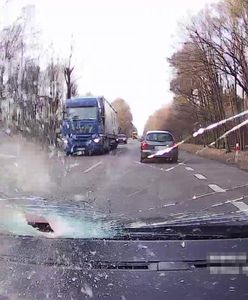 Przebiła szybę auta jak pocisk. Groźne zdarzenie na DK 19