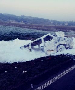 Bus spłonął po "czołówce" z autobusem. Ranni koło Świecia