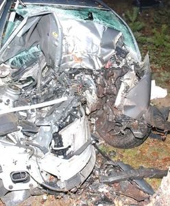 Tragiczny wypadek w Nadziei: 18-latek wbił się autem w drzewo