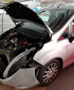 Tarnów: samochód uderzył w ścianę garażu. Kierowca zginął na miejscu