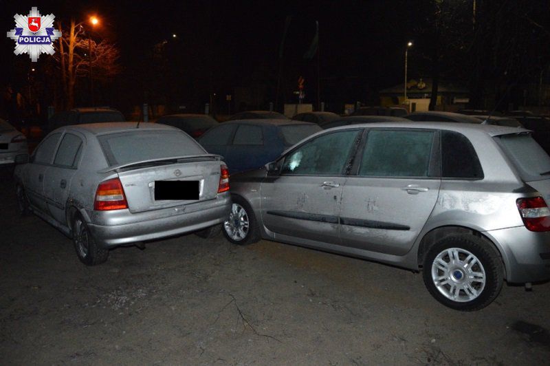 Zniszczone przez 18-latka samochody. 