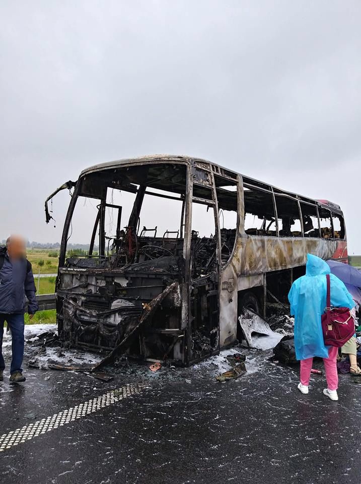 Na A4 w miejscowości Łąka spłonął autokar