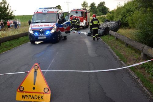 Kobieta miała 2 promile alkoholu we krwi, a jej mąż 3 promile. Najmłodsze dziecko to niemowlę