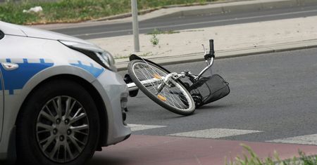 Mazowieckie. Groźny wypadek na przejściu dla pieszych w Ołtarzewie. Kobieta trafiła do szpitala