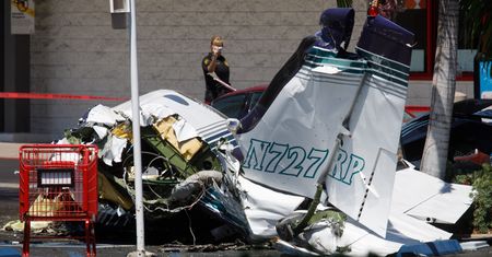 USA. Samolot spadł na parking przed sklepem. Nikt nie przeżył