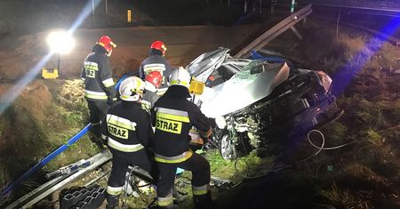 Ruda Malaniecka. Matka z dzieckiem zginęła w zderzeniu osobówki z tirem