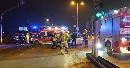 TIR rozbił na DK7 dwie osobówki. Wielokilometrowy korek pod Warszawą