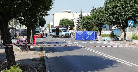 Zgierz. Nie żyje kobieta potrącona na pasach, druga jest ciężko ranna