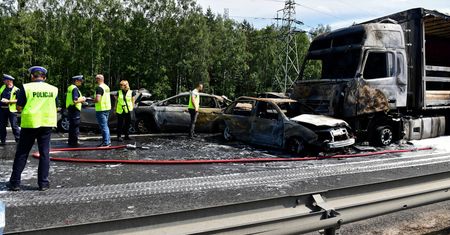 Wypadek na A6 pod Szczecinem. Bohater z Ukrainy wyciągał ludzi z płonących aut. Miał tylko gaśnicę i baniak z wodą