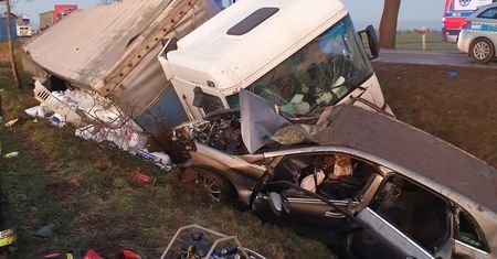 Groźny wypadek na DK22 pod Malborkiem. Na miejscu śmigłowiec LPR
