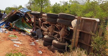 Mali. Co najmniej 20 osób zginęło w zderzeniu autobusu z ciężarówką