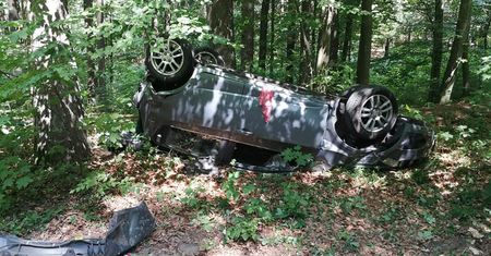 Kopydłówko: tragiczny wypadek, zginął kierowca. 8 osób rannych
