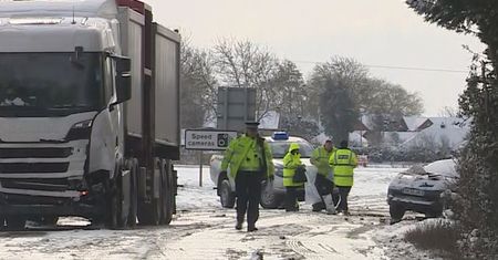 Trzy Polki zginęły w Anglii. Ciężarowa scania uderzyła w clio