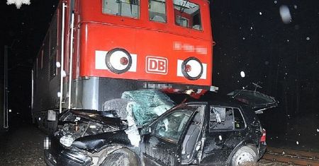 Lubelskie. Auto zmiażdżone. Volkswagen ominął szlaban