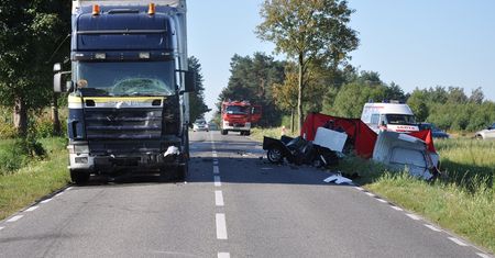 Mazowsze. Nie żyje 15-letni kierowca quada. Zderzył się z ciężarówką