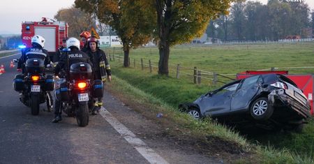 Tragiczny wypadek w Ochabach Wielkich. Nikt nie miał zapiętych pasów