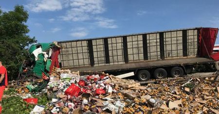 Tragedia na drodze. Ciężarówka śmiertelnie przygniotła kierowcę
