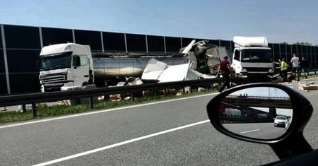 Tragiczny wypadek na A4. Zderzyło się kilka ciężarówek
