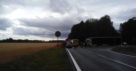 Wielkopolska. Motocyklista zderzył się z autobusem. Mężczyzna nie żyje
