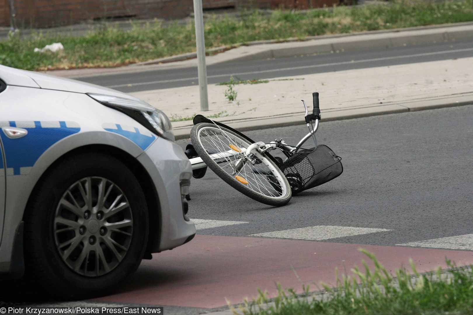 Rowerzysta w ciężkim stanie trafił do szpitala