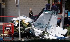 USA. Samolot spadł na parking przed sklepem. Nikt nie przeżył