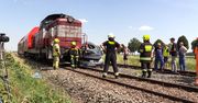 Wjechał wprost pod pociąg