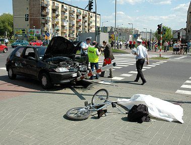 Kierowca wjechał w grupę dzieci, jedno nie żyje