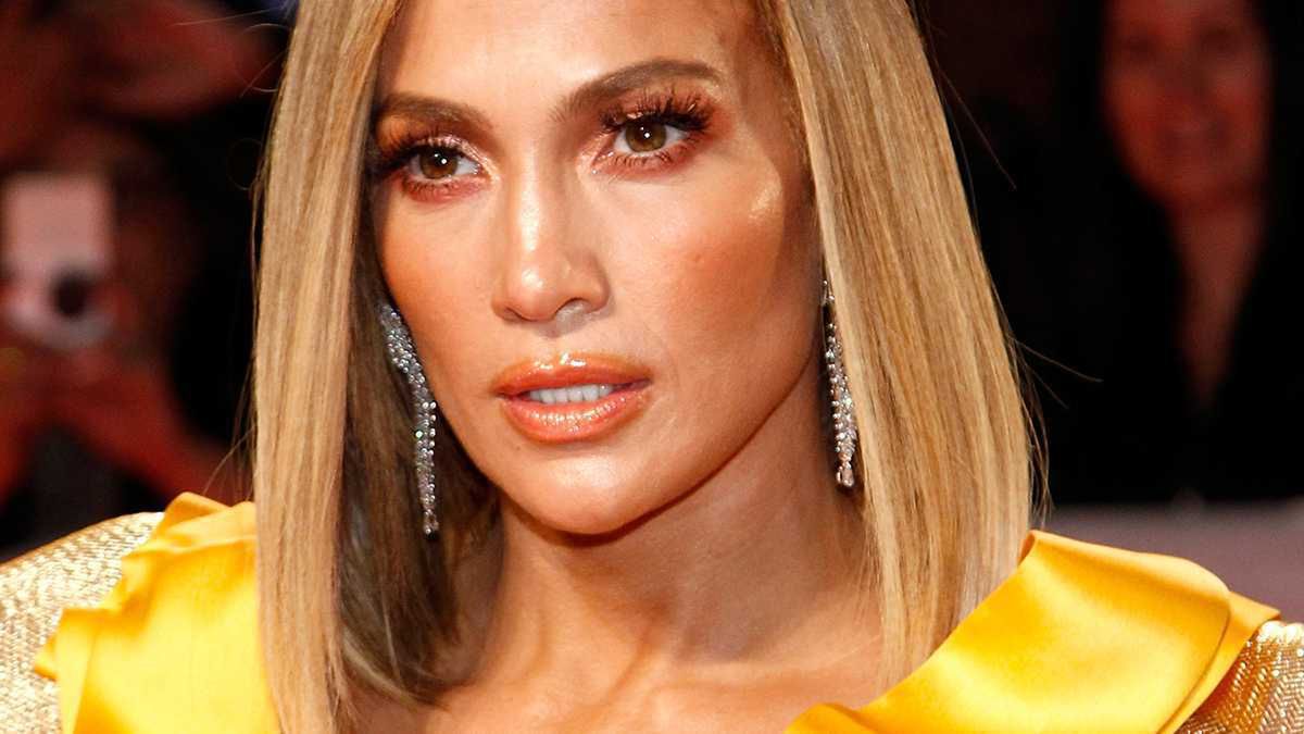 Jennifer Lopez o mało nie wypadła z balkonu! Nagranie wyciekło do sieci. Było o włos od tragedii [WIDEO]