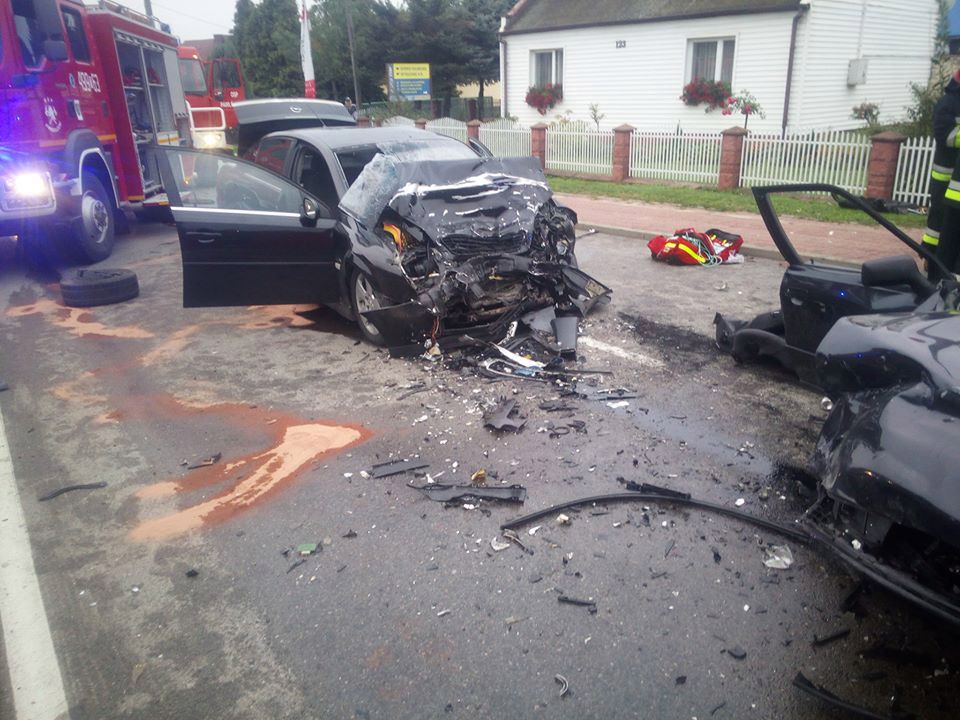 Pawłów. Tragiczny wypadek: 1 osoba nie żyje, 6 jest rannych