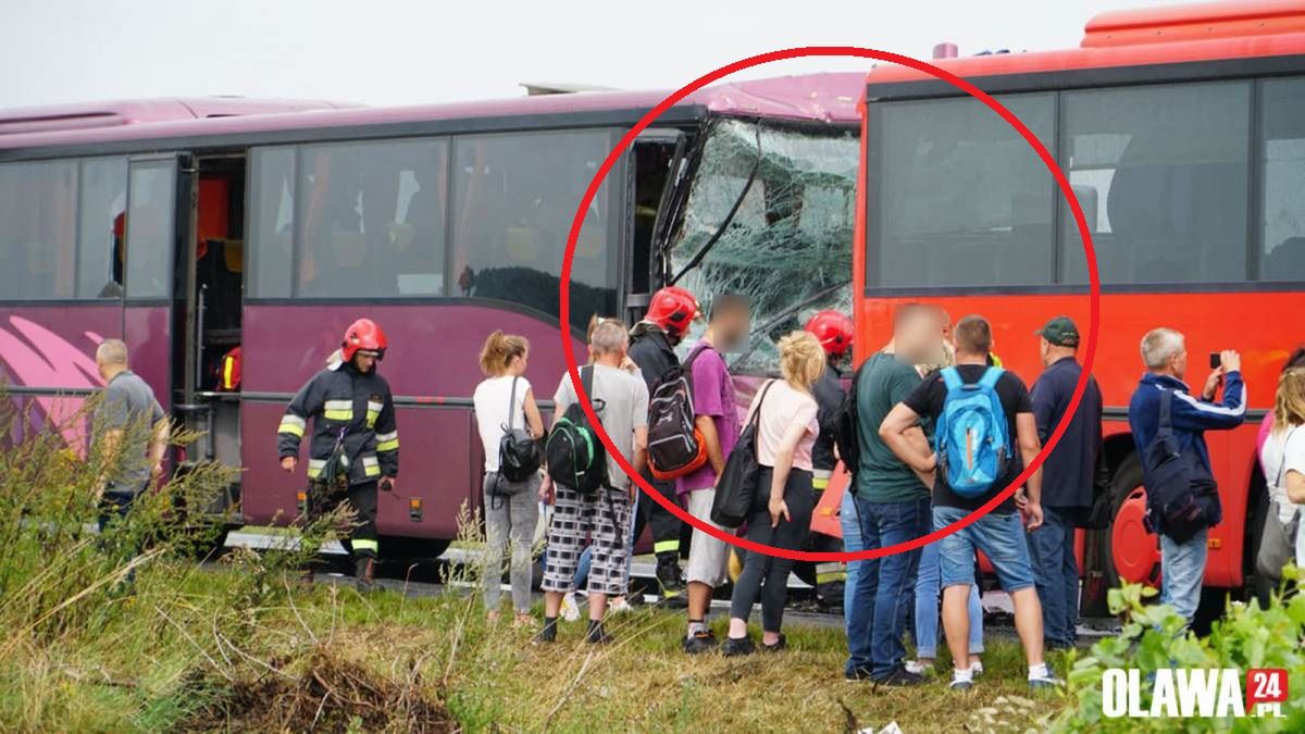 Dolny Śląsk. Zderzenie dwóch autokarów koło Oławy, wiele osób poszkodowanych