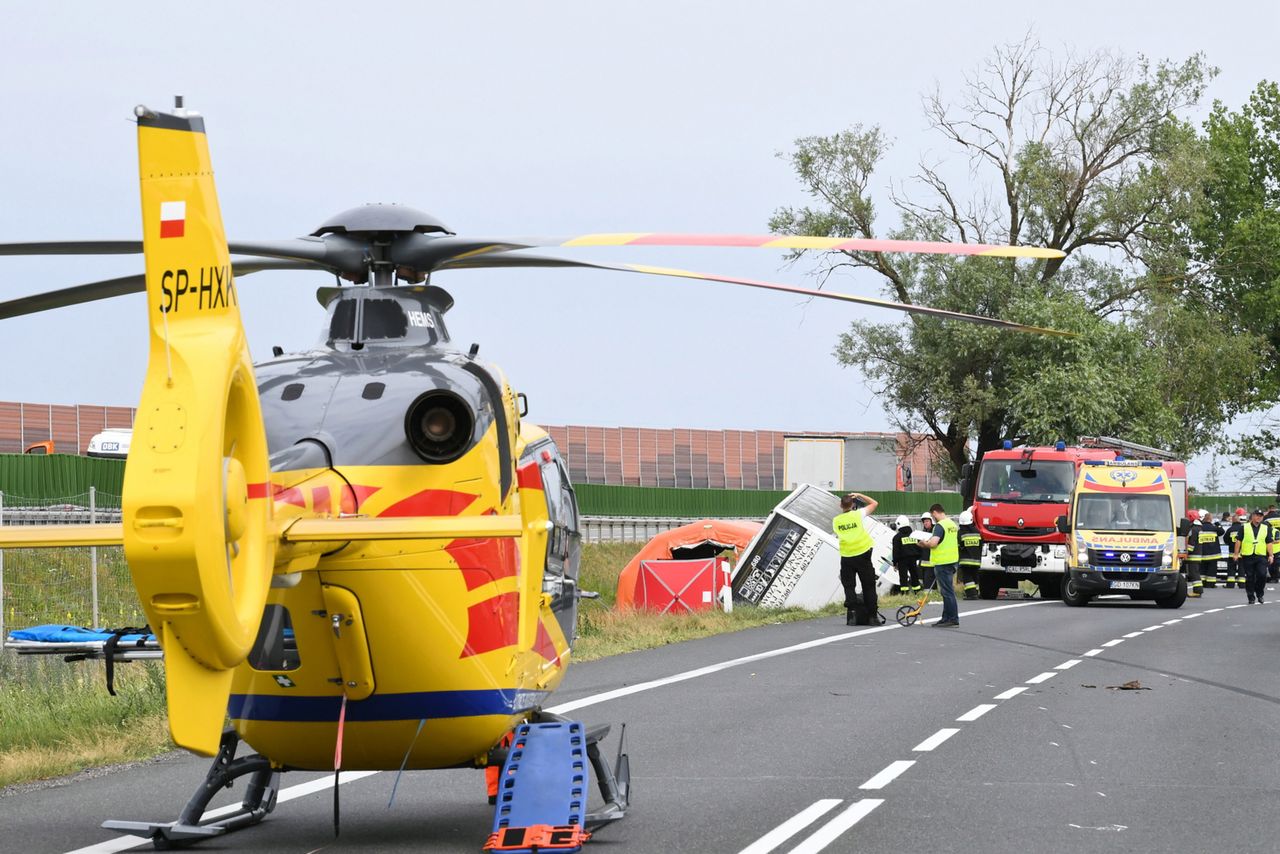 Wypadek autokaru w Konstantynowie. Dwie osoby nie żyją, aż 27 jest rannych