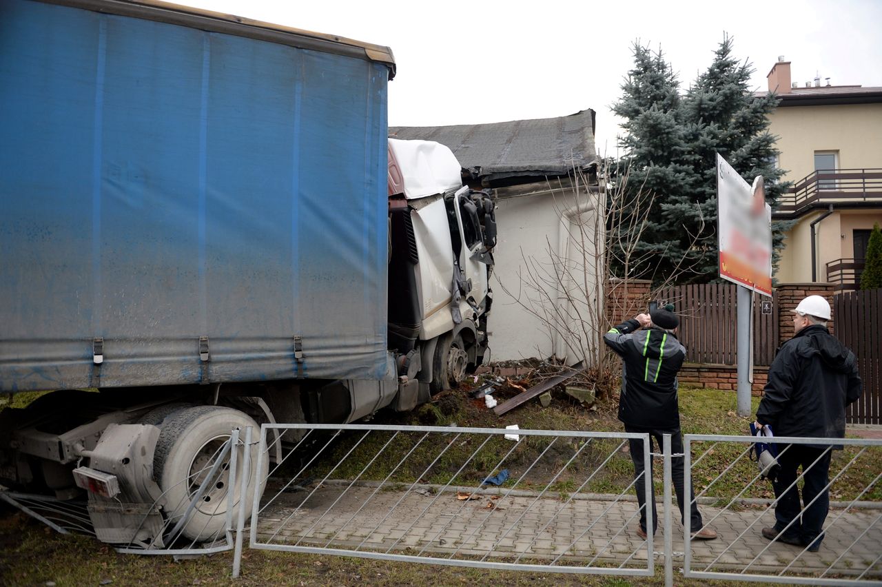 TIR wjechał w dom. Groźny wypadek w Kielcach
