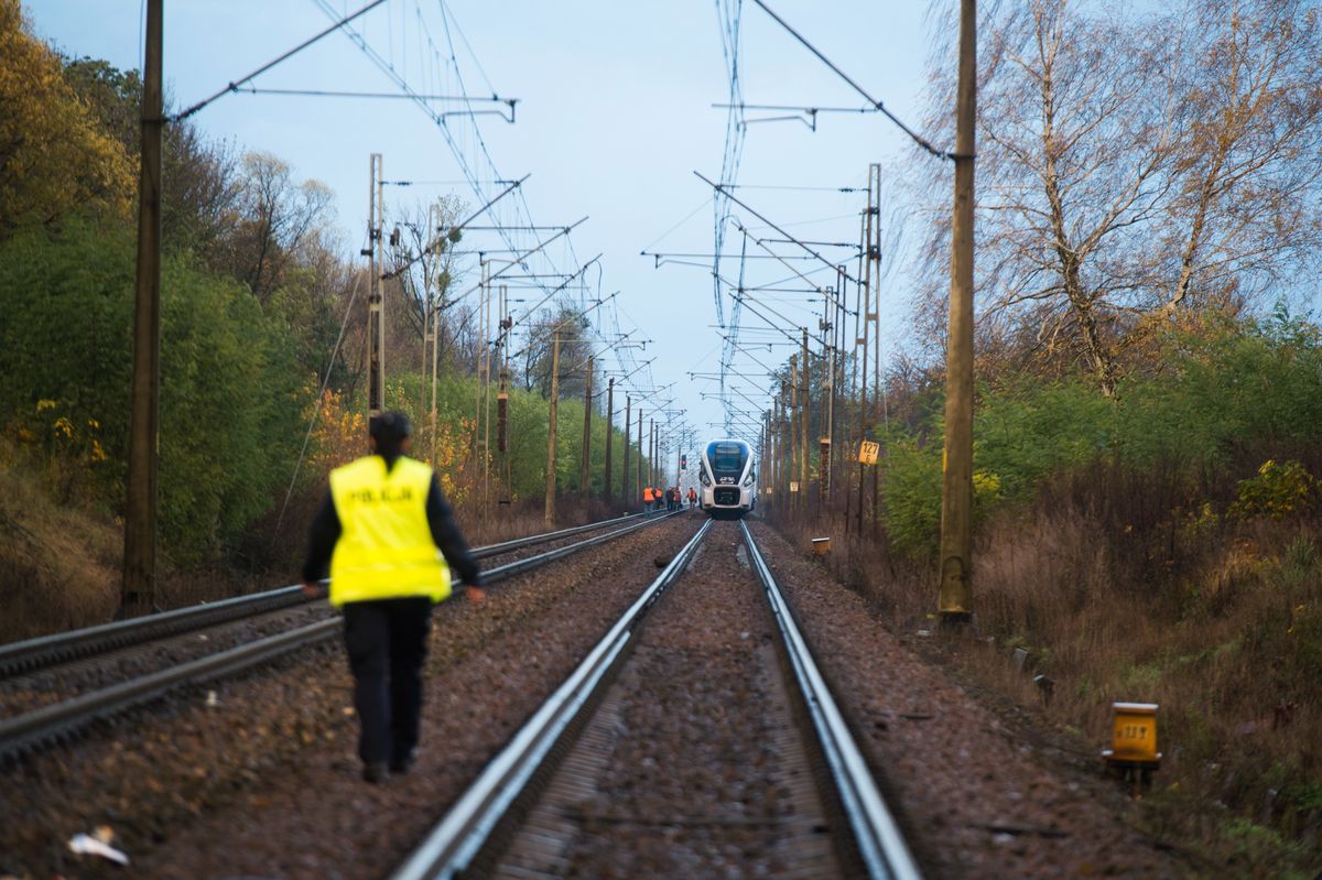 Tragiczny wypadek koło Torunia. Samochód wjechał pod pociąg