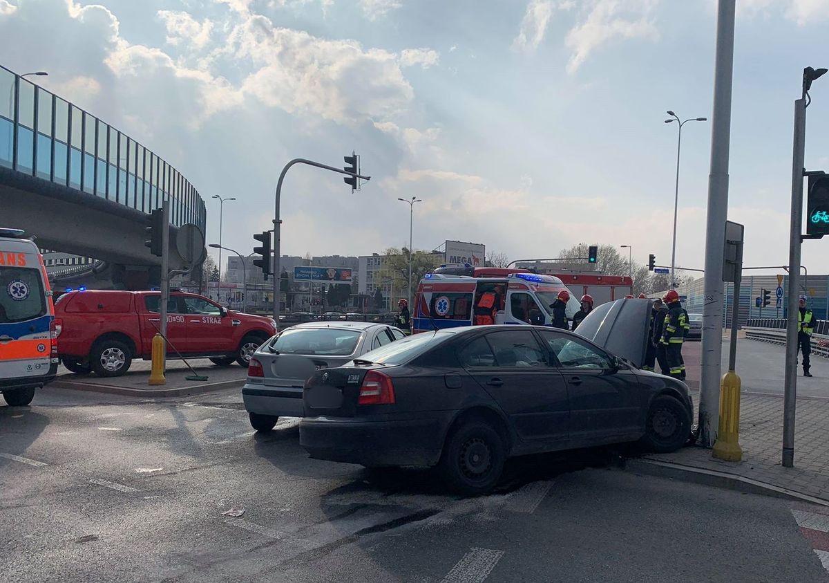 Dwie osoby ranne w wypadku we Włochach. Kierowca uciekł?