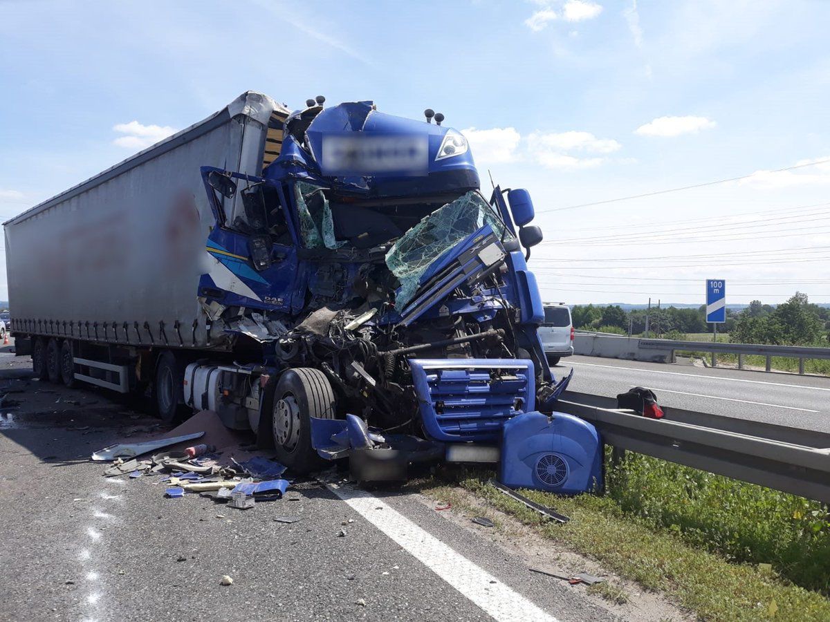 Wypadek trzech tirów na autostradzie A4. Potężny korek