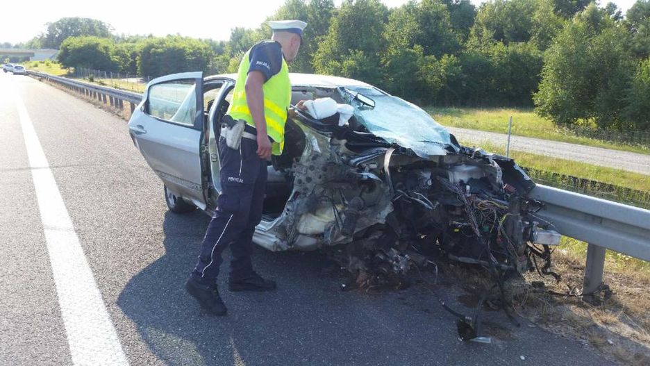 Z relacji świadków wynika, że w peugeocie mogła pęknąć opona