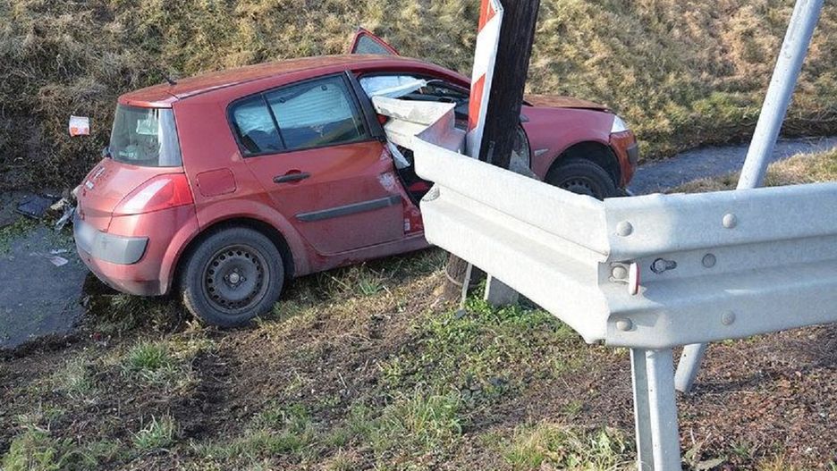 Podkarpackie. Śmiertelny wypadek w Jedliczu. Kierowcę zabiła bariera energochłonna.