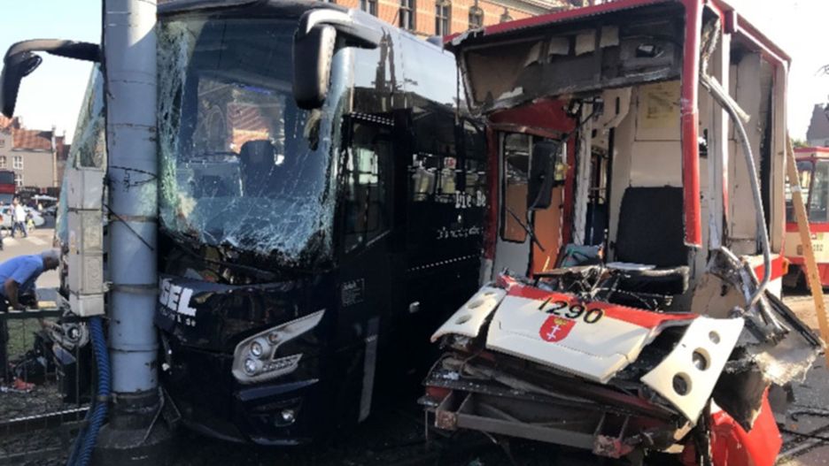 Gdańsk. W wypadku na ul. Okopowej przed Bramą Wyżynną poszkodowanych zostało 12 osób