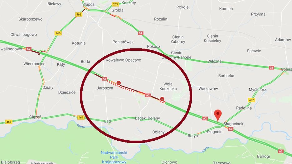 A2. Ciężarówka uderzyła w sprzęt pracujący na autostradzie. Tworzą się korki na trasie w kierunku Warszawy