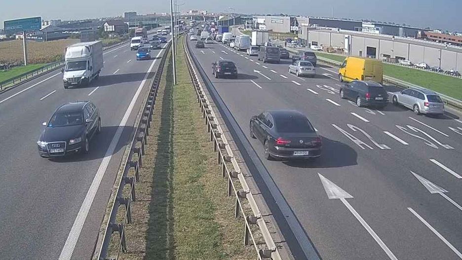 Widok z monitoringu na trasę S8, węzeł Konotopa w kier. Poznania