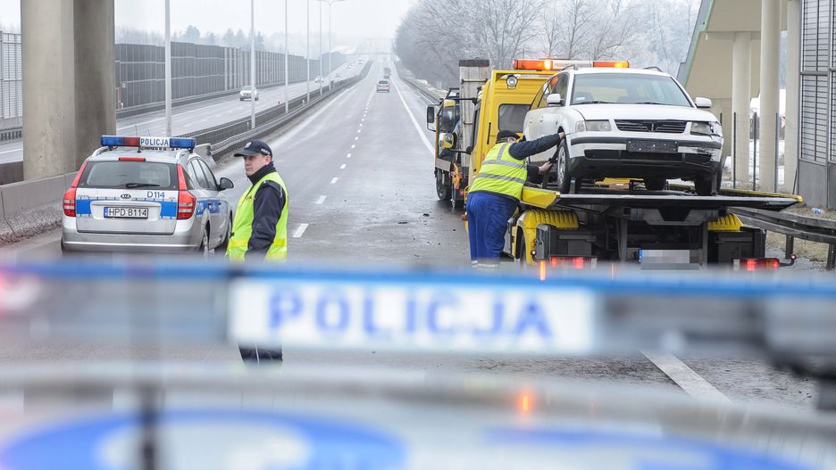 Na autostradzie A1 zderzyły się w niedzielny wieczór dwa samochody osobowe