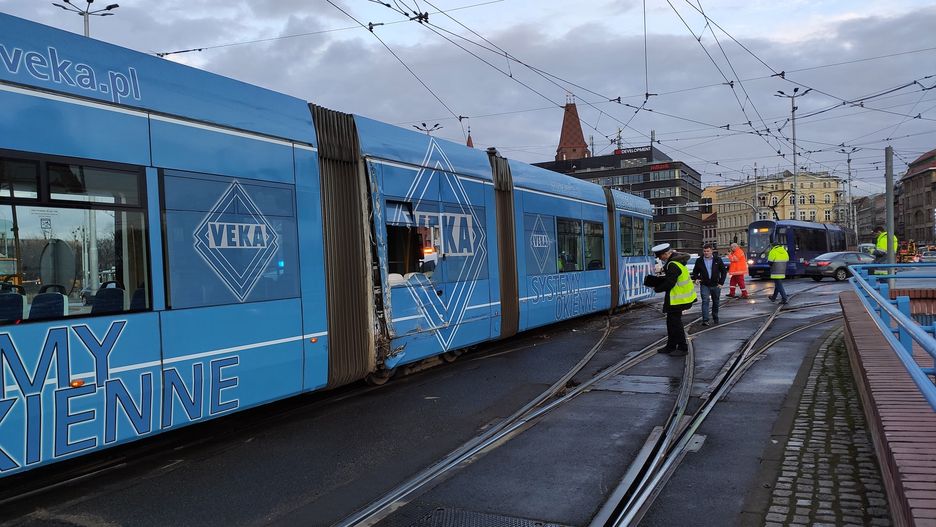 Przy placu Jana Pawła II zderzyły się tramwaje. Do wypadku doszło po godzinie 17:00