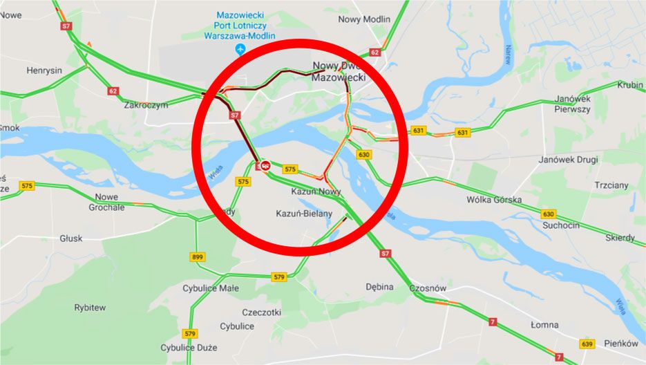 Śmierć w zderzeniu z tirem na DK74 i S1, karambol pod Warszawą. Poranne wypadki