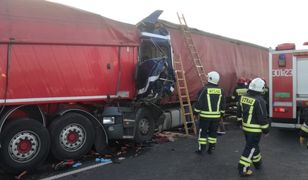 Wypadek na DK51. Nie żyje kierowca ciężarówki