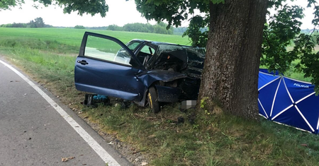 Tragiczny wypadek pod Olsztynem. Kierowca zginął, dwie 10-latki walczą o życie