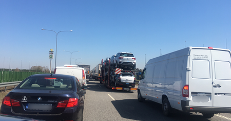 Wypadek na A2 w stronę Warszawy. Ranna kobieta w ciąży