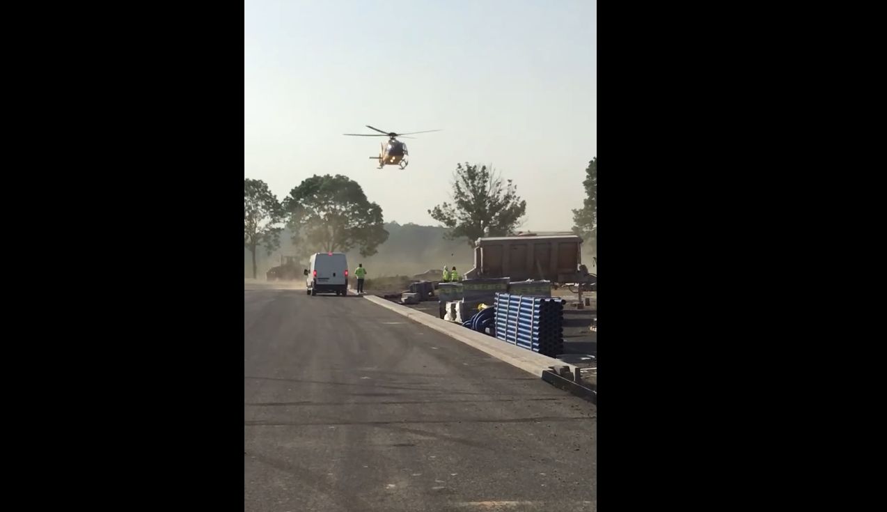 Kornice. Wypadek w zakładzie. Mężczyzna został przygnieciony