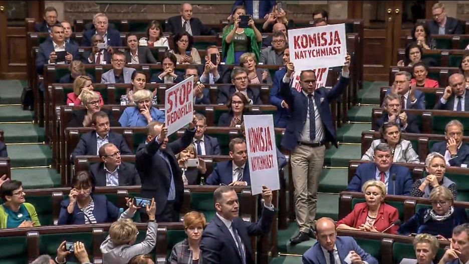 Posłowie przyjęli nowelizację Kodeksu karnego ws. pedofilii