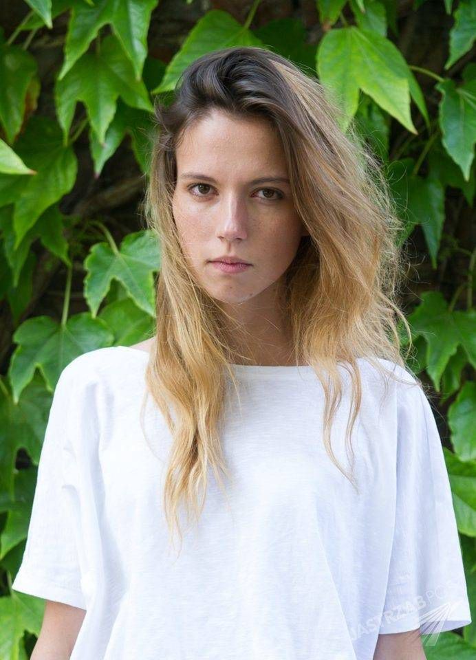 <h1>Natalia Gulkowska z Top Model 5</h1>
<ul>
	<li><strong>Wiek:</strong> 21 lat</li>
	<li><strong>Miasto:</strong> Warszawa</li>
</ul>
<a href="https://jastrzabpost.pl/tag/natalia-gulkowska" target="_blank" rel="noopener noreferrer"><strong>Natalia Gulkowska</strong></a> jest warszawianką, ma 21 lat i jest <strong>mamą rocznego Franciszka</strong>.

Jej brat jest modelem i to on ją namawiał od dawna, aby spróbowała swoich sił jako modelka. <strong>Ma wiele kompleksów dotyczących swojej figury i brak jej pewności siebie.  </strong>

<strong>Zobacz: <a title="Permalink to Oto finałowa 14-stka Top Model 5! To wśród nich jest zwycięzca" href="https://jastrzabpost.pl/newsy/finalowa-14-stka-top-model-5-uczestnicy-5-edycji-top-model_174285.html" rel="bookmark">Finaliści Top Model 5! Poznaj całą 14-stkę</a></strong>