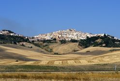 Chcesz mieszkać w pięknym włoskim miasteczku i dostać za to 2 tys. euro? Jest warunek